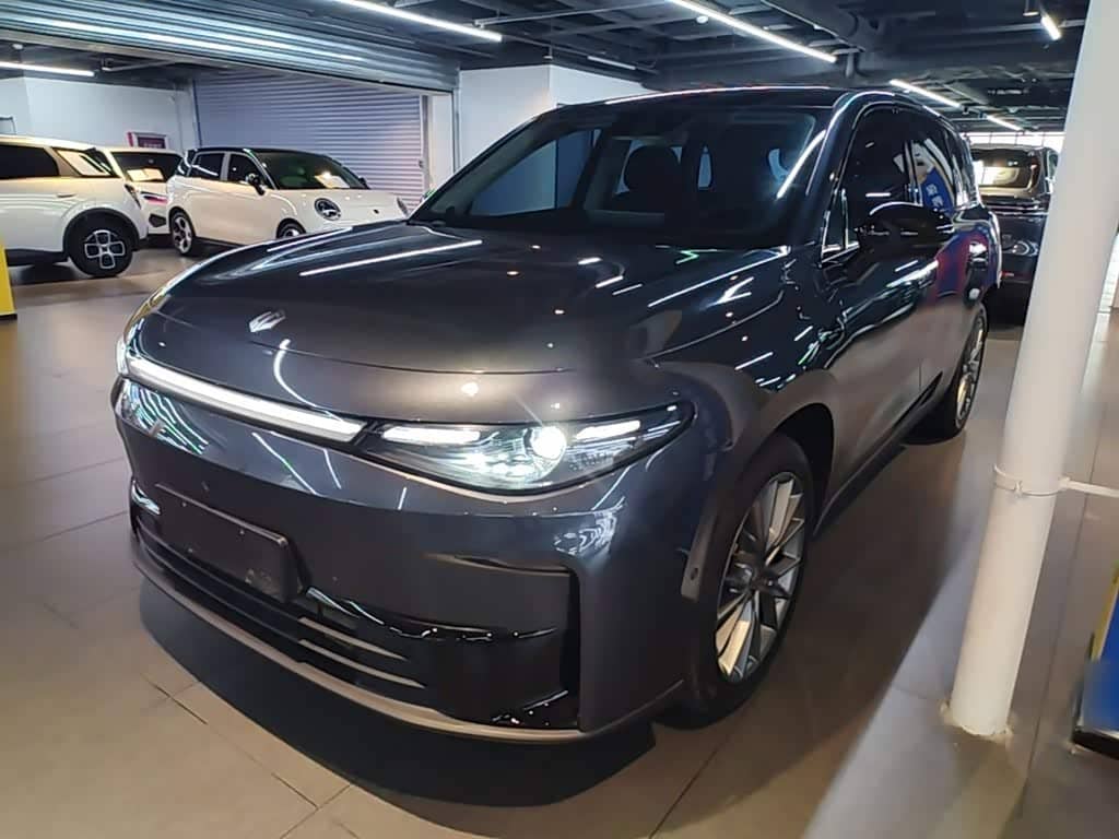 Leapmotor C10