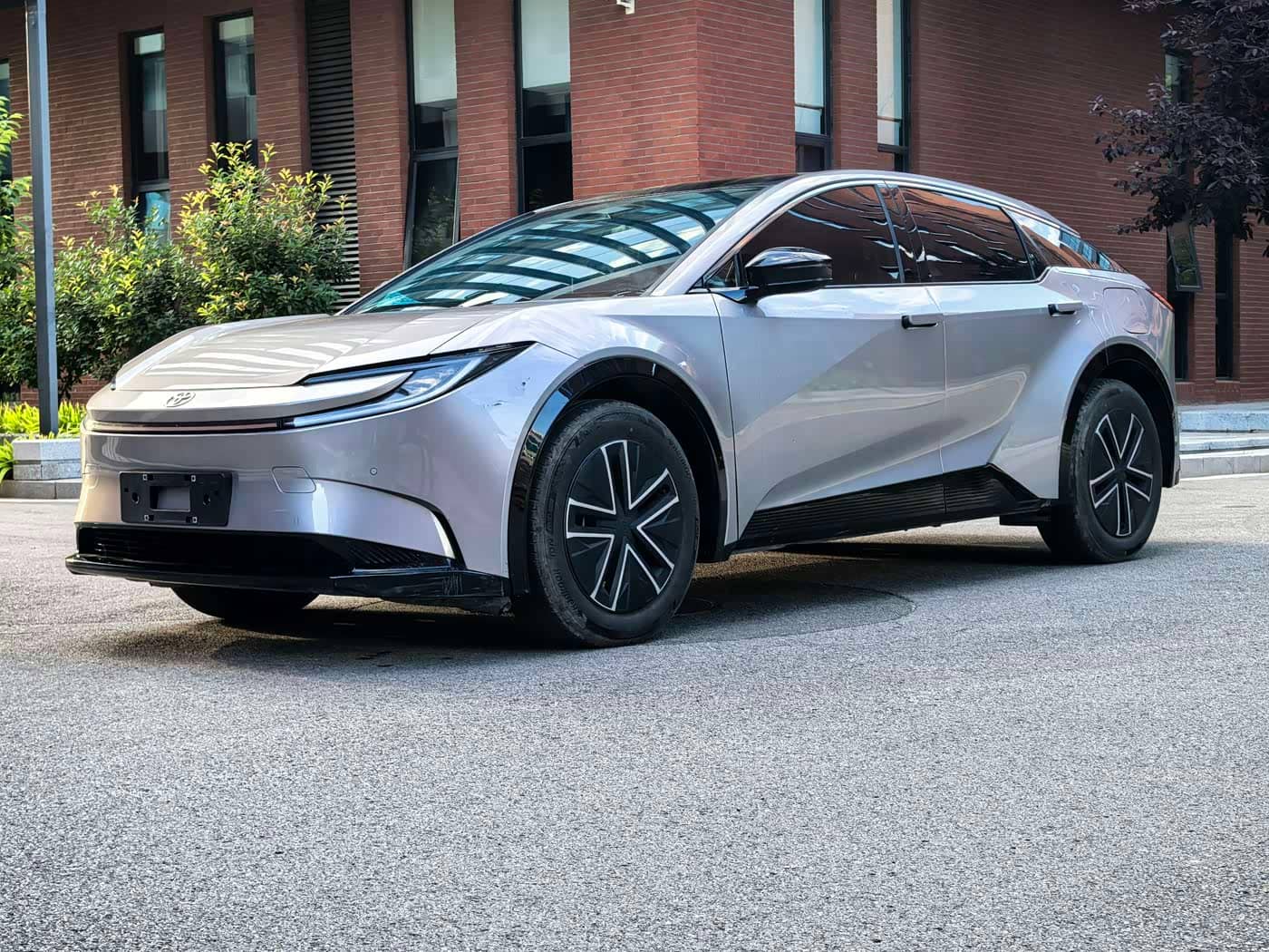 Toyota bZ5