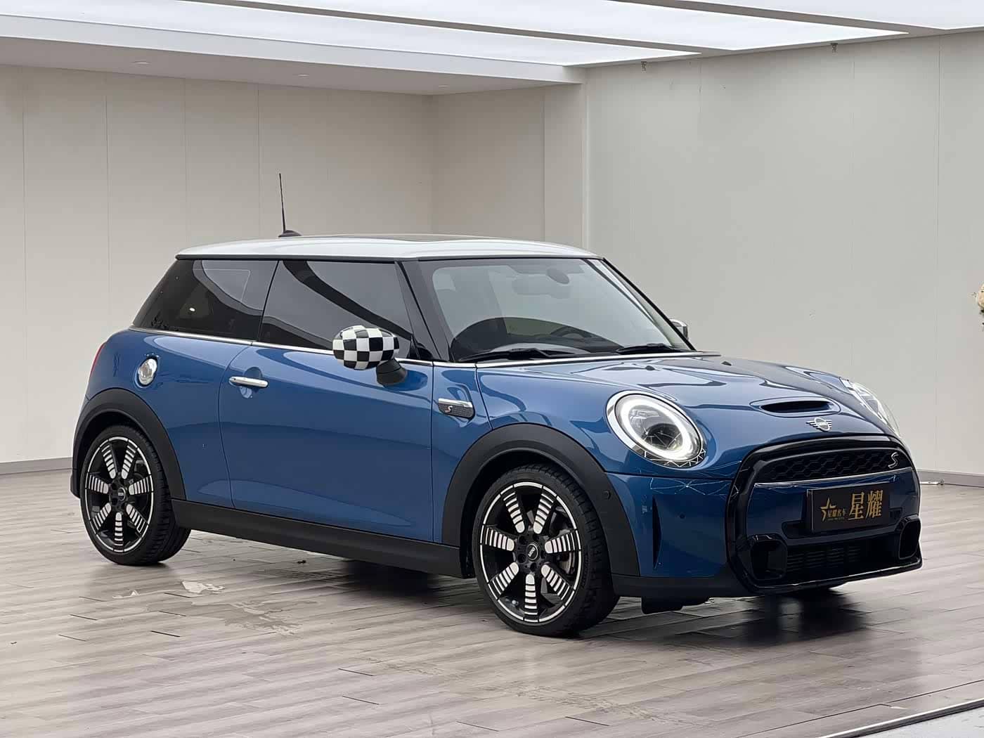 MINI MINI