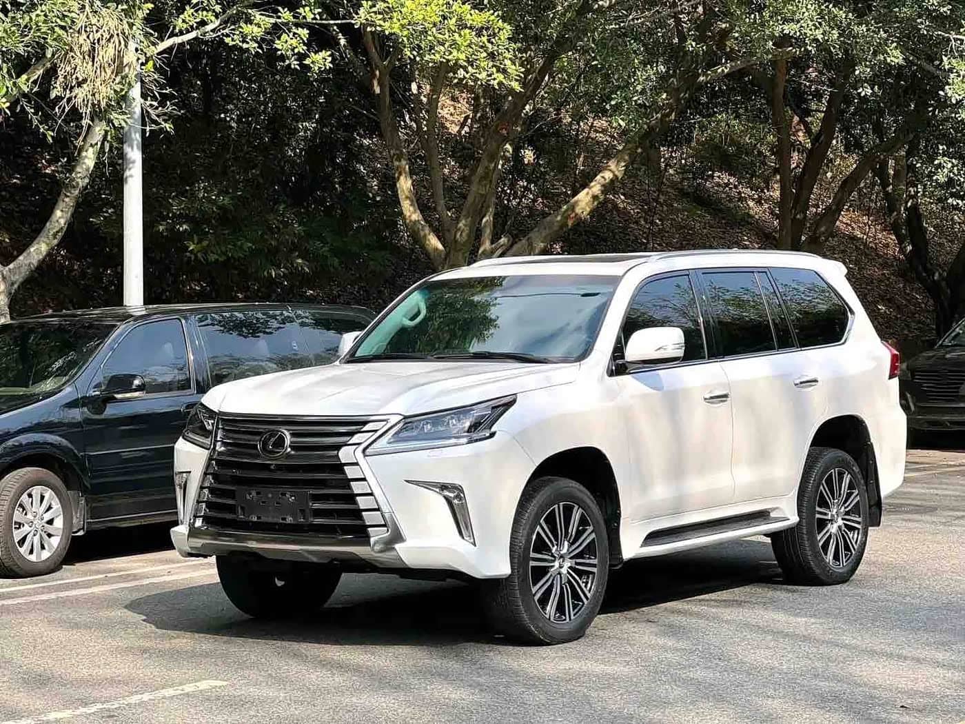 Lexus LX