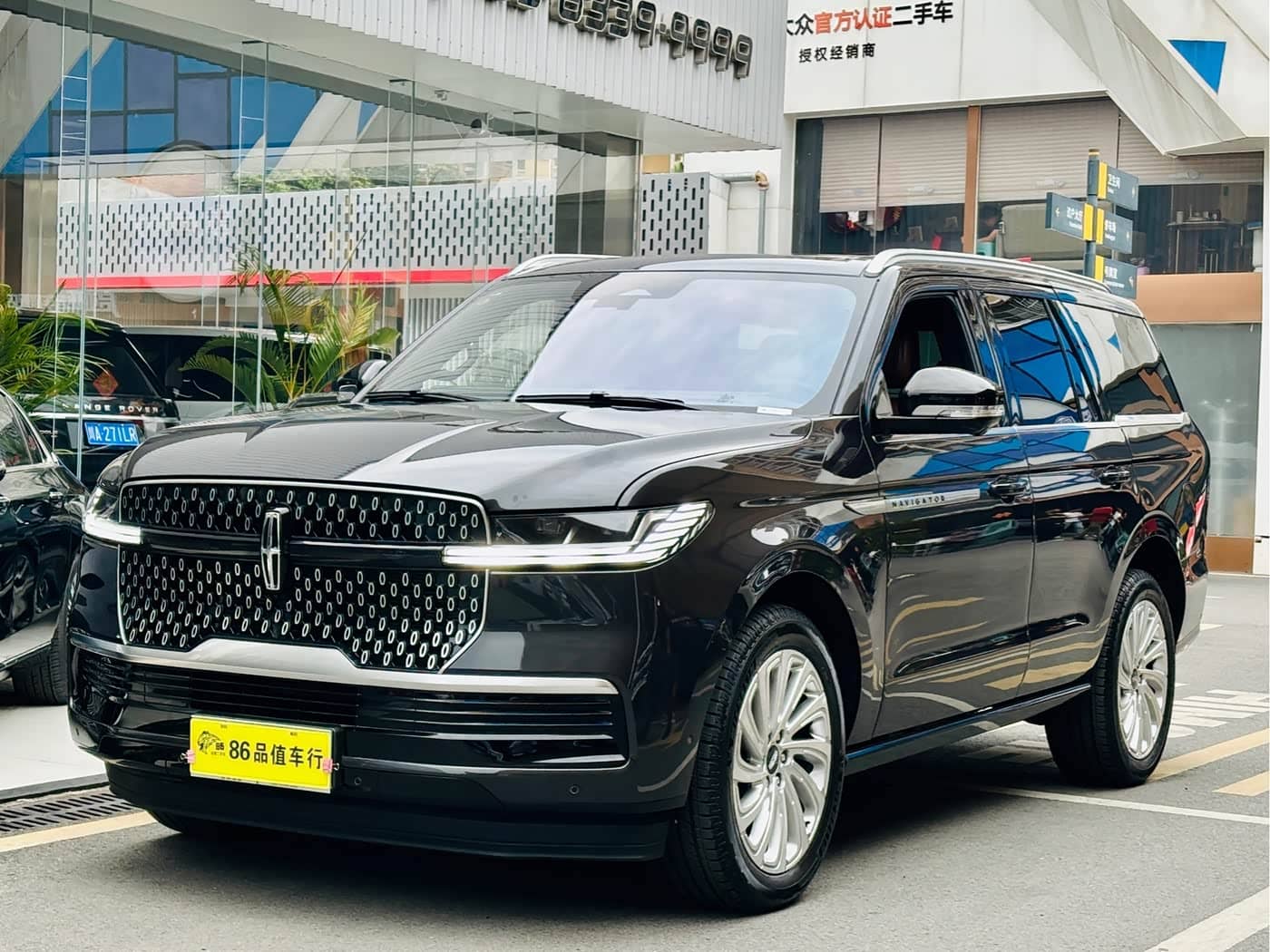 Lincoln Navigator