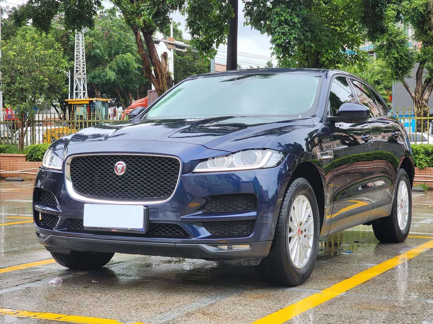 Jaguar F-PACE