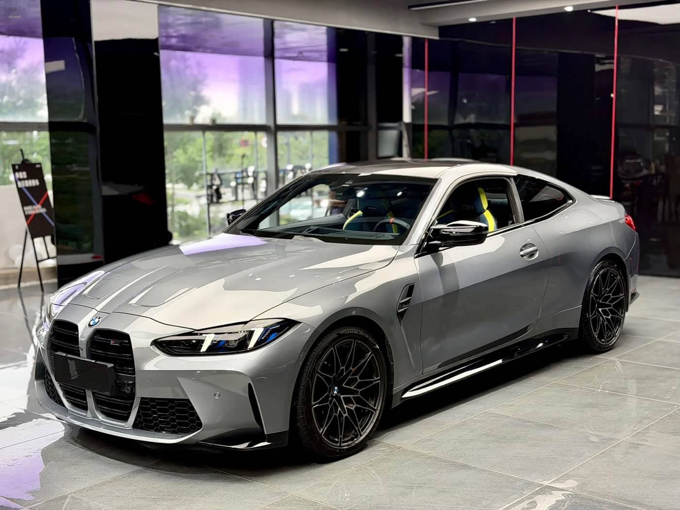 BMW M4