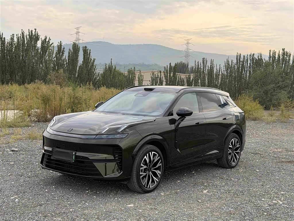 Lynk & Co 08 EM-P