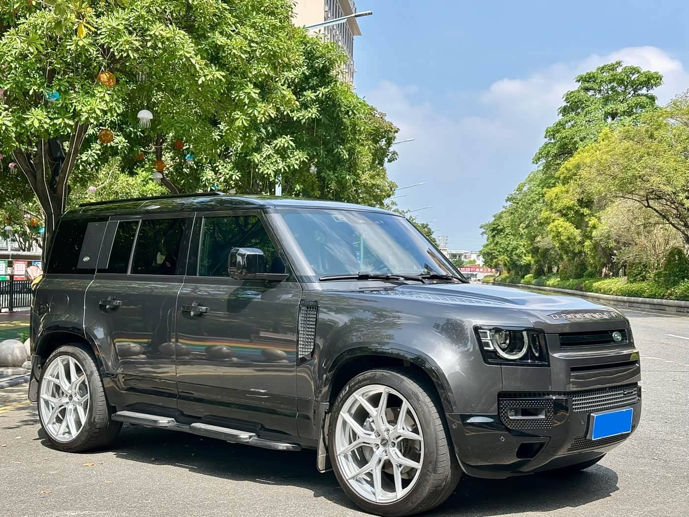Land Rover Defender