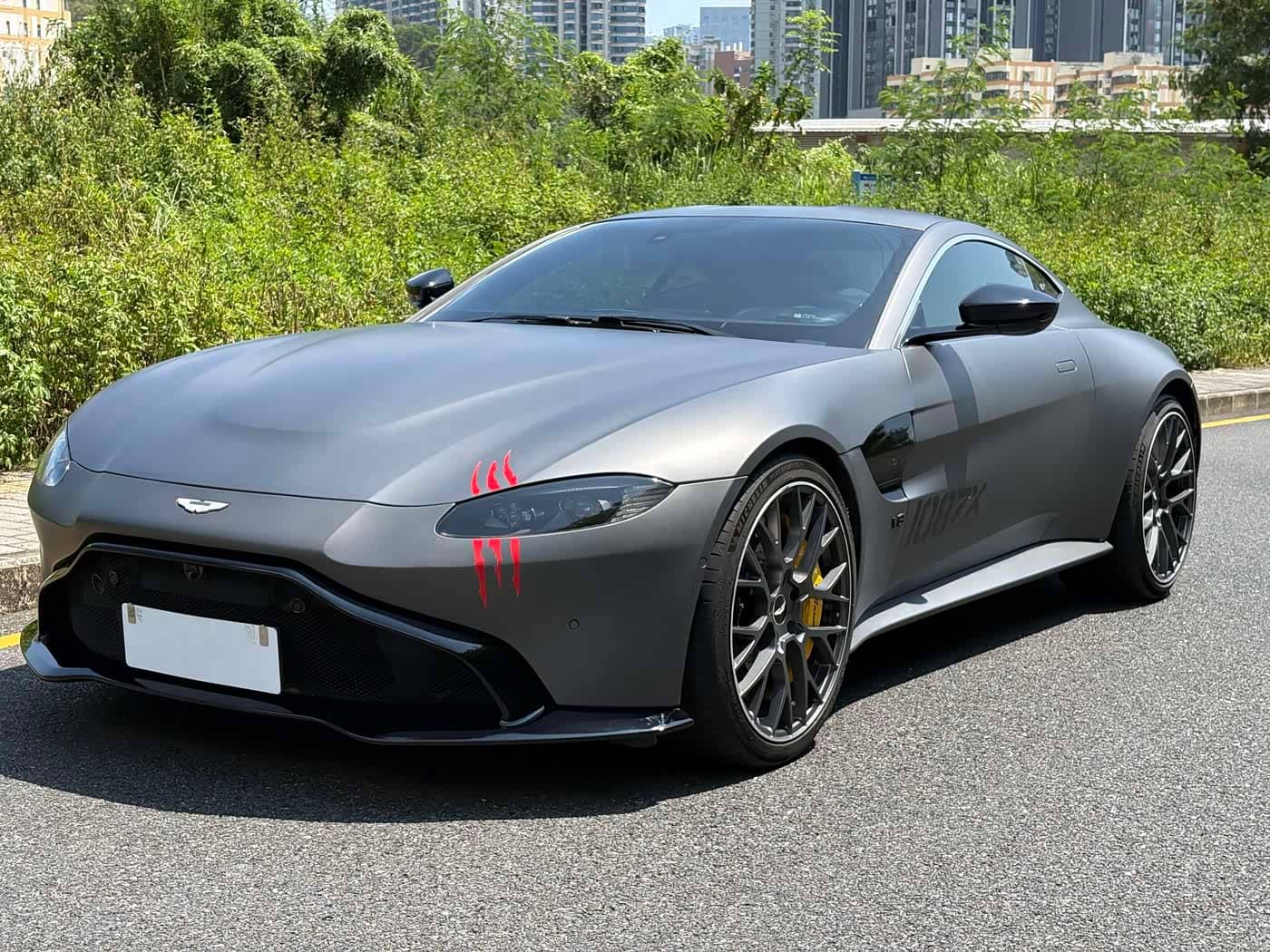 Aston Martin V8 Vantage
