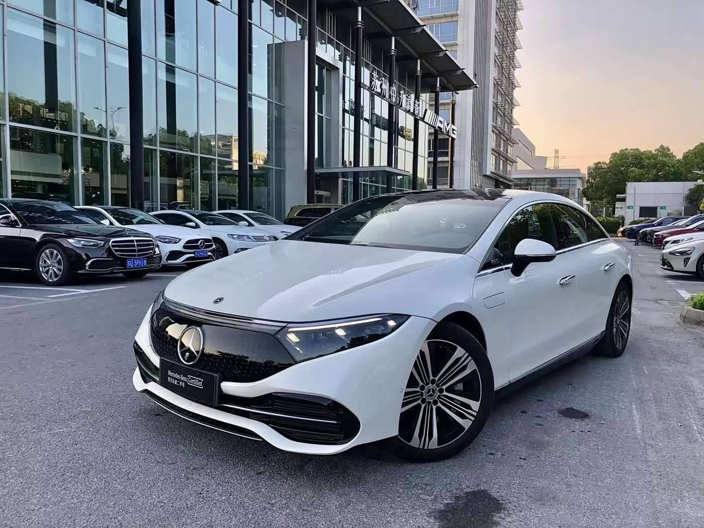 Mercedes-Benz EQS