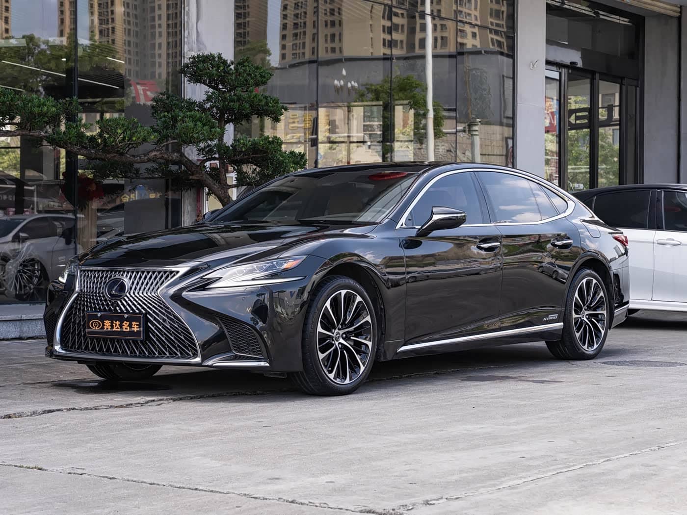 Lexus LS
