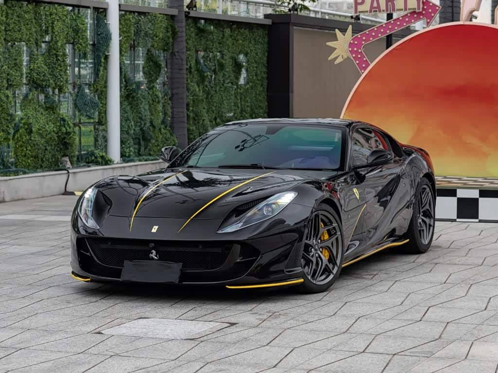 Ferrari 812
