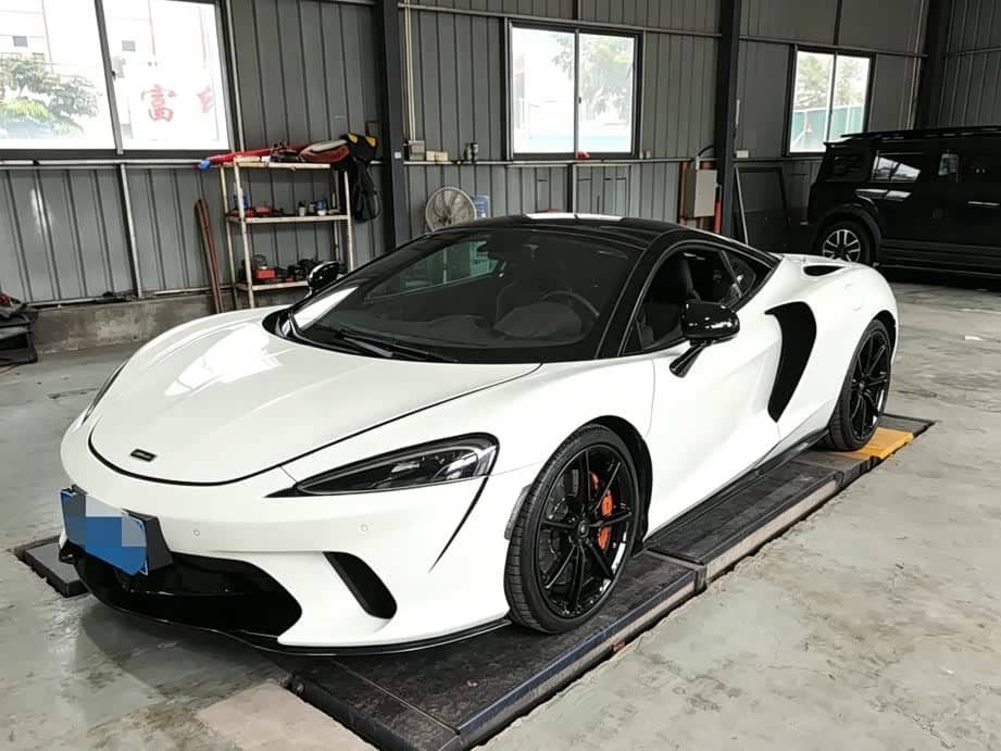 McLaren GT