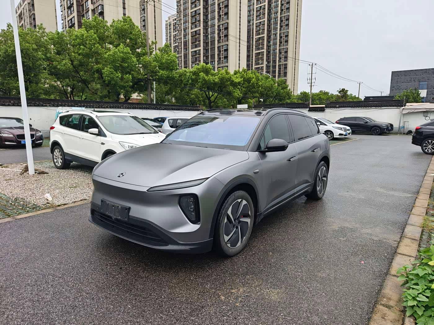 NIO ES6