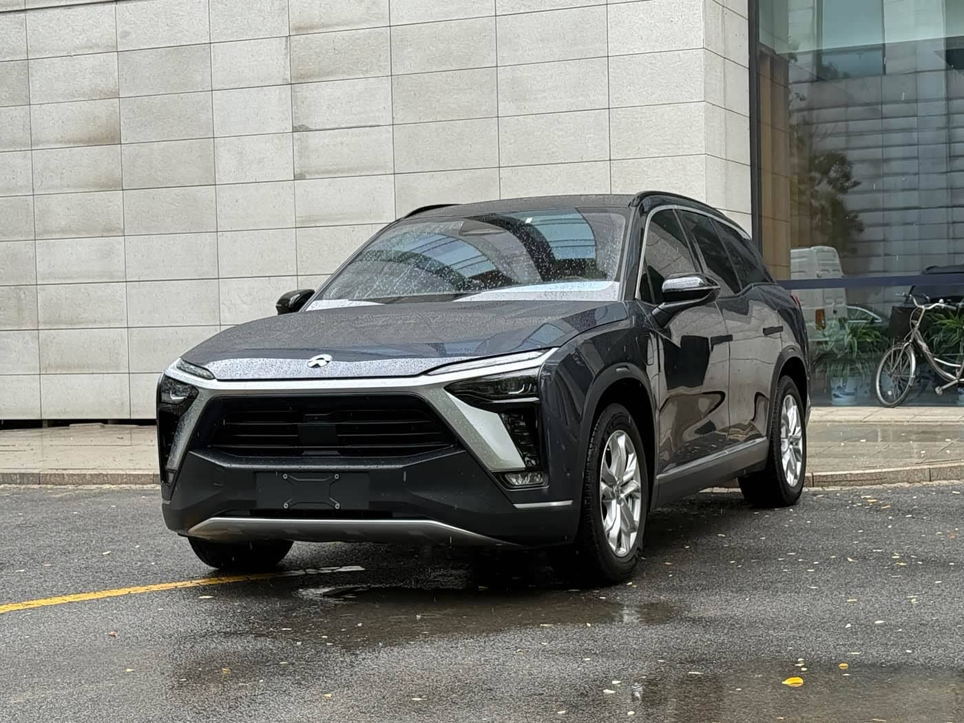NIO ES8