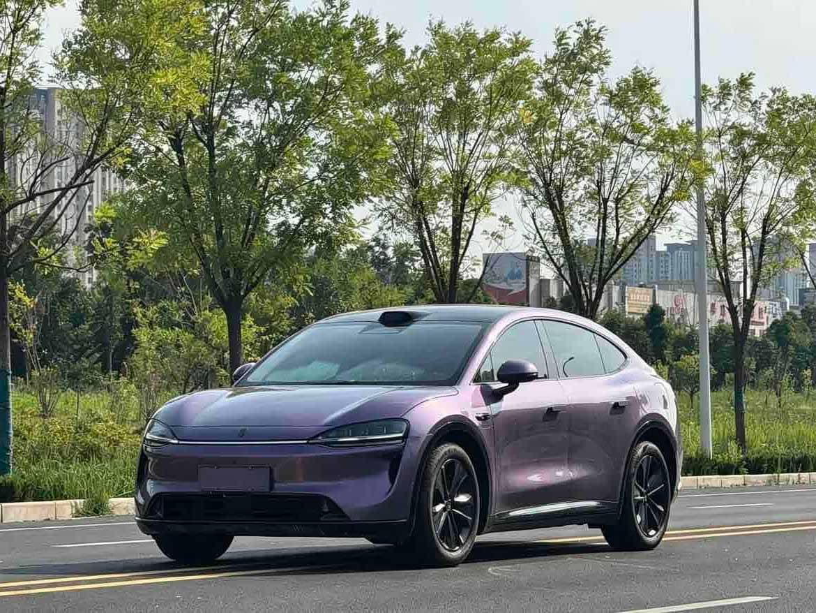 Zhijie Luxeed R7
