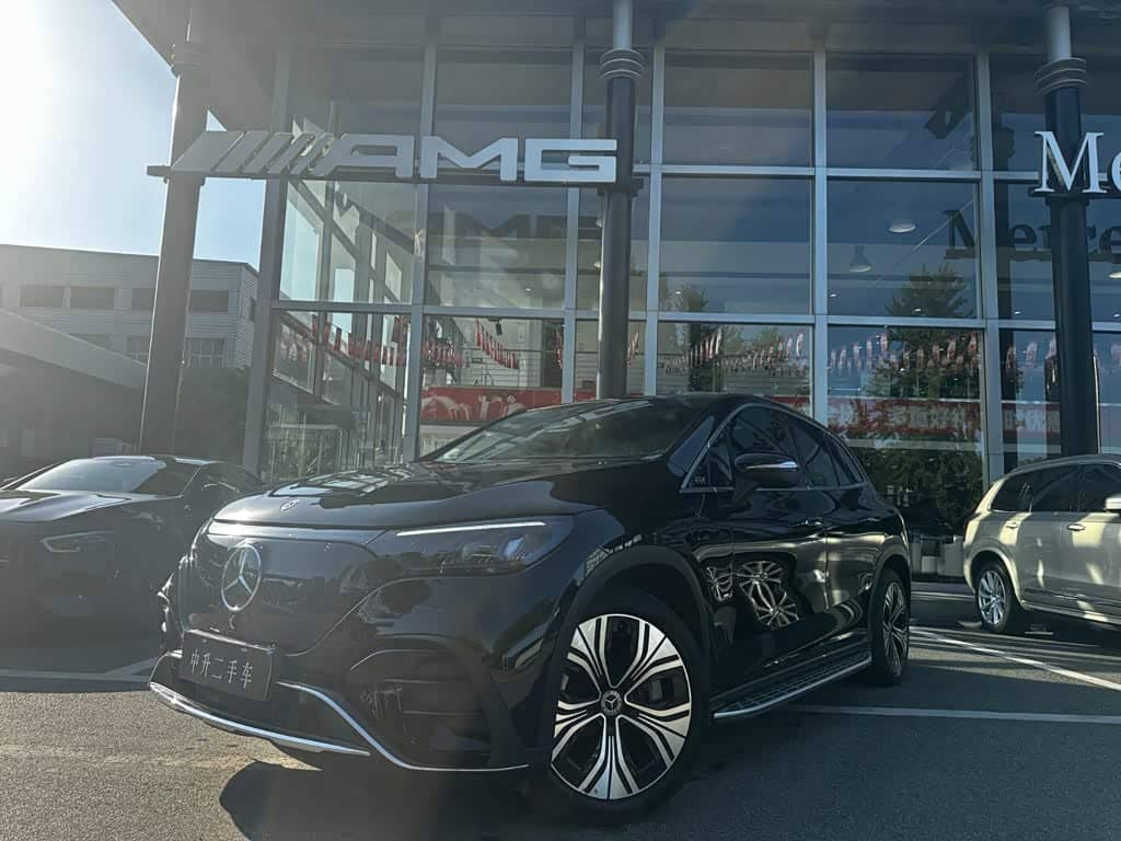 Mercedes-Benz EQE SUV