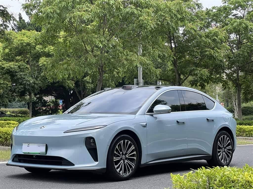 NIO ET5