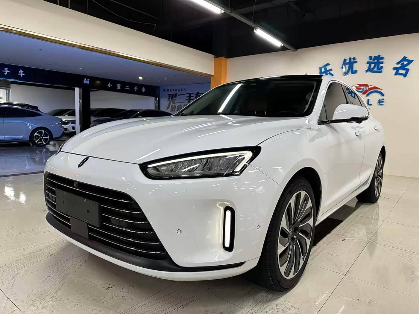 AITO Wenjie AITO M5