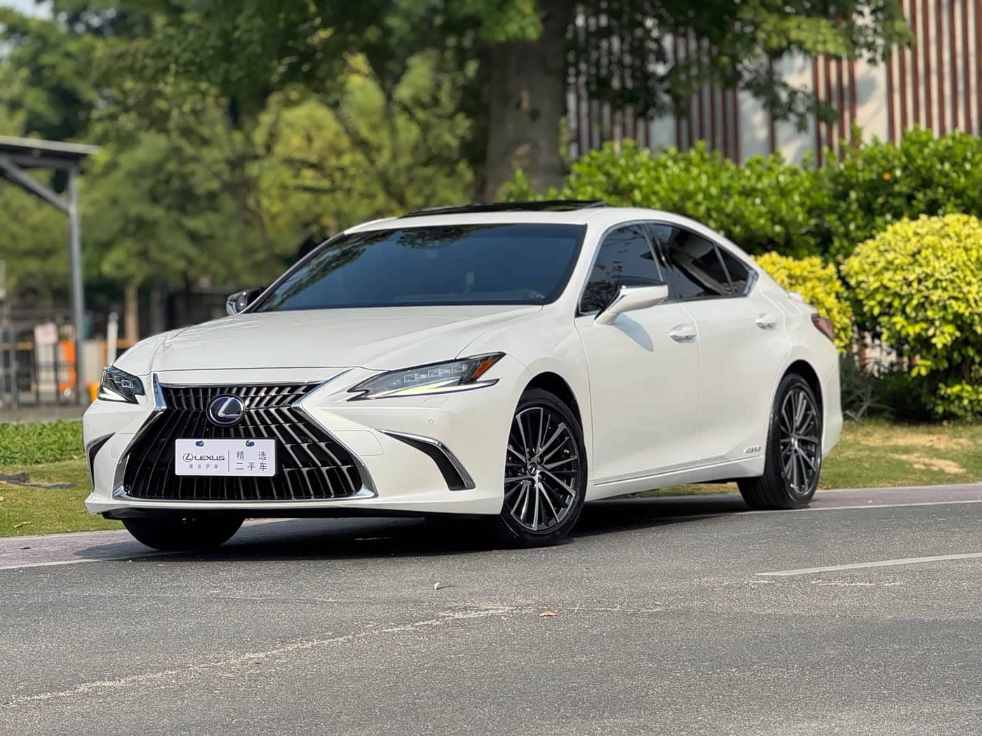 Lexus ES