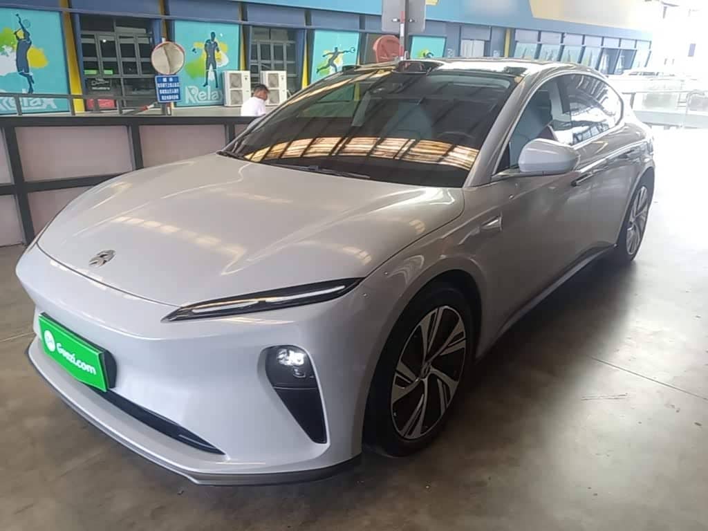 NIO ET5
