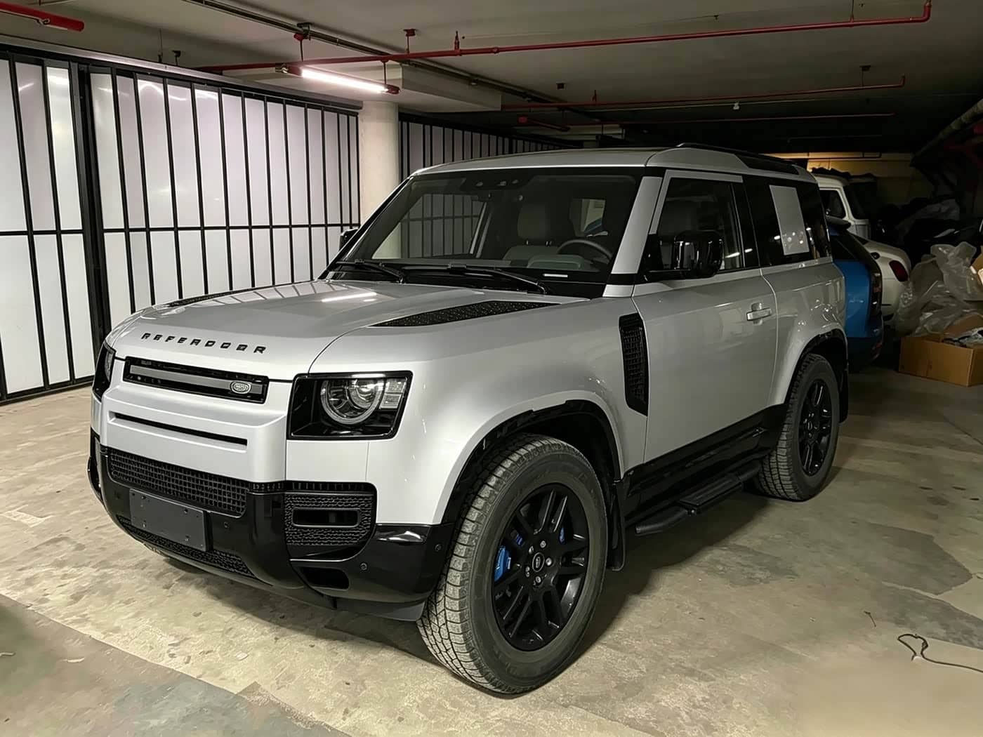 Land Rover Defender