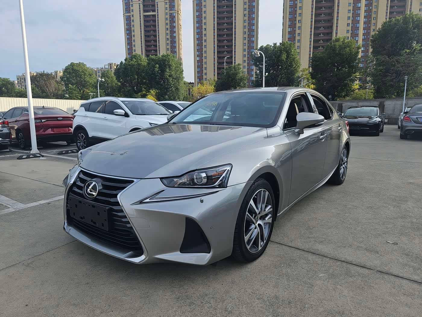 Lexus IS