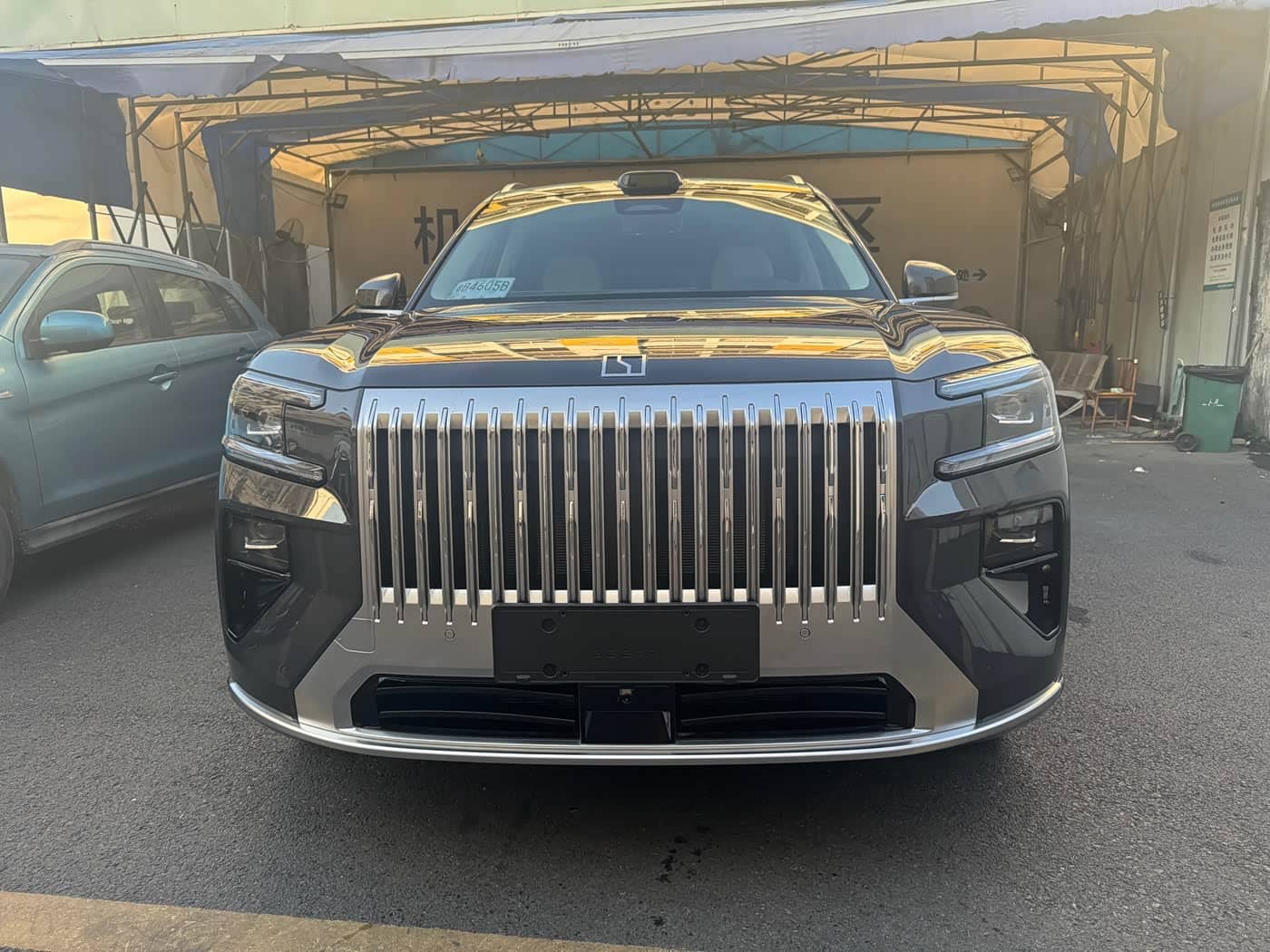 ZEEKR 8X