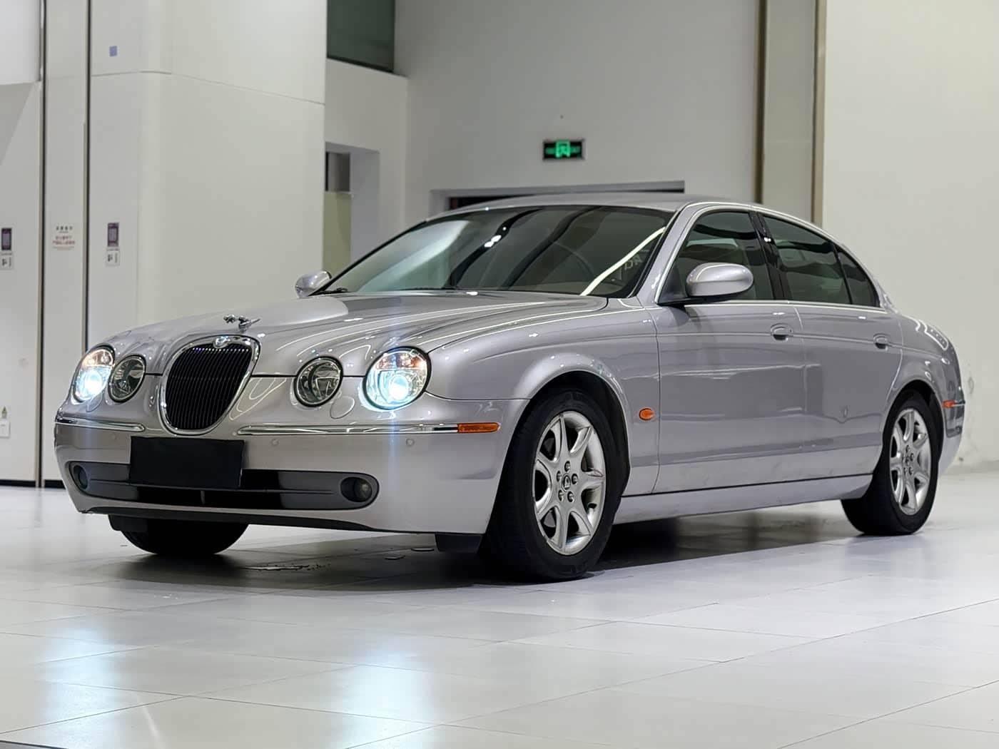 Jaguar S-TYPE
