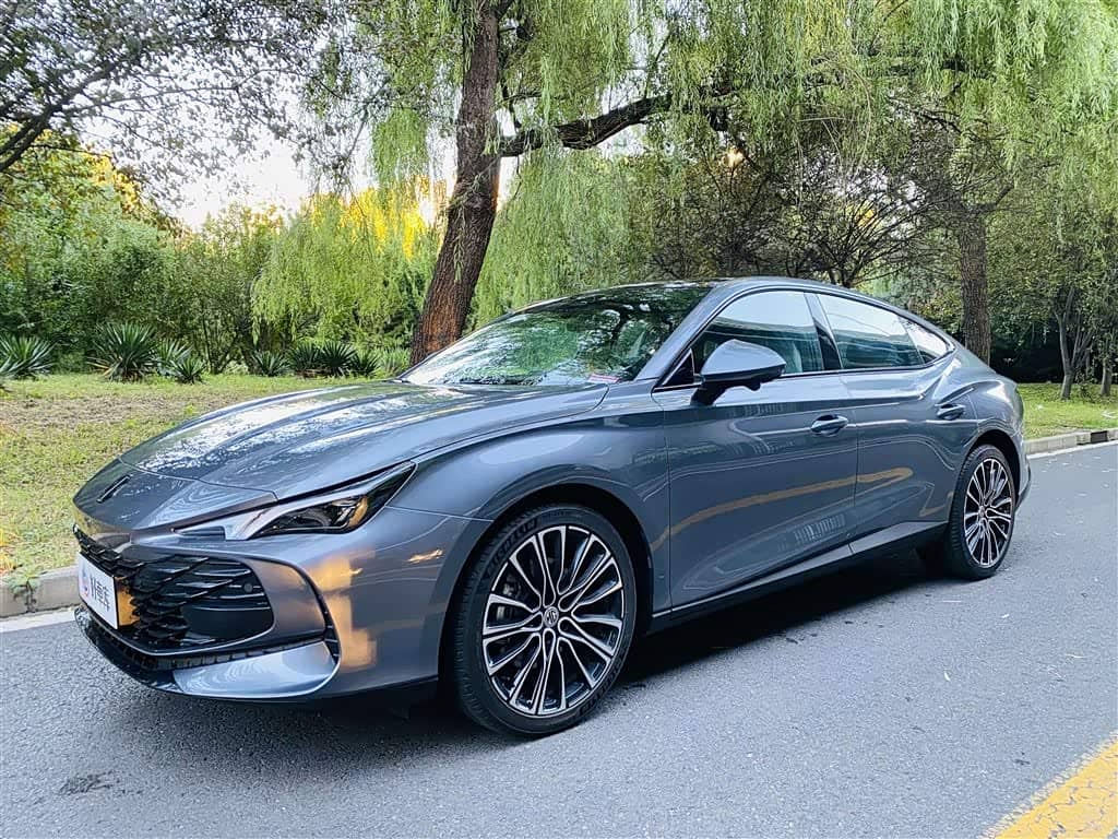 MG MG7