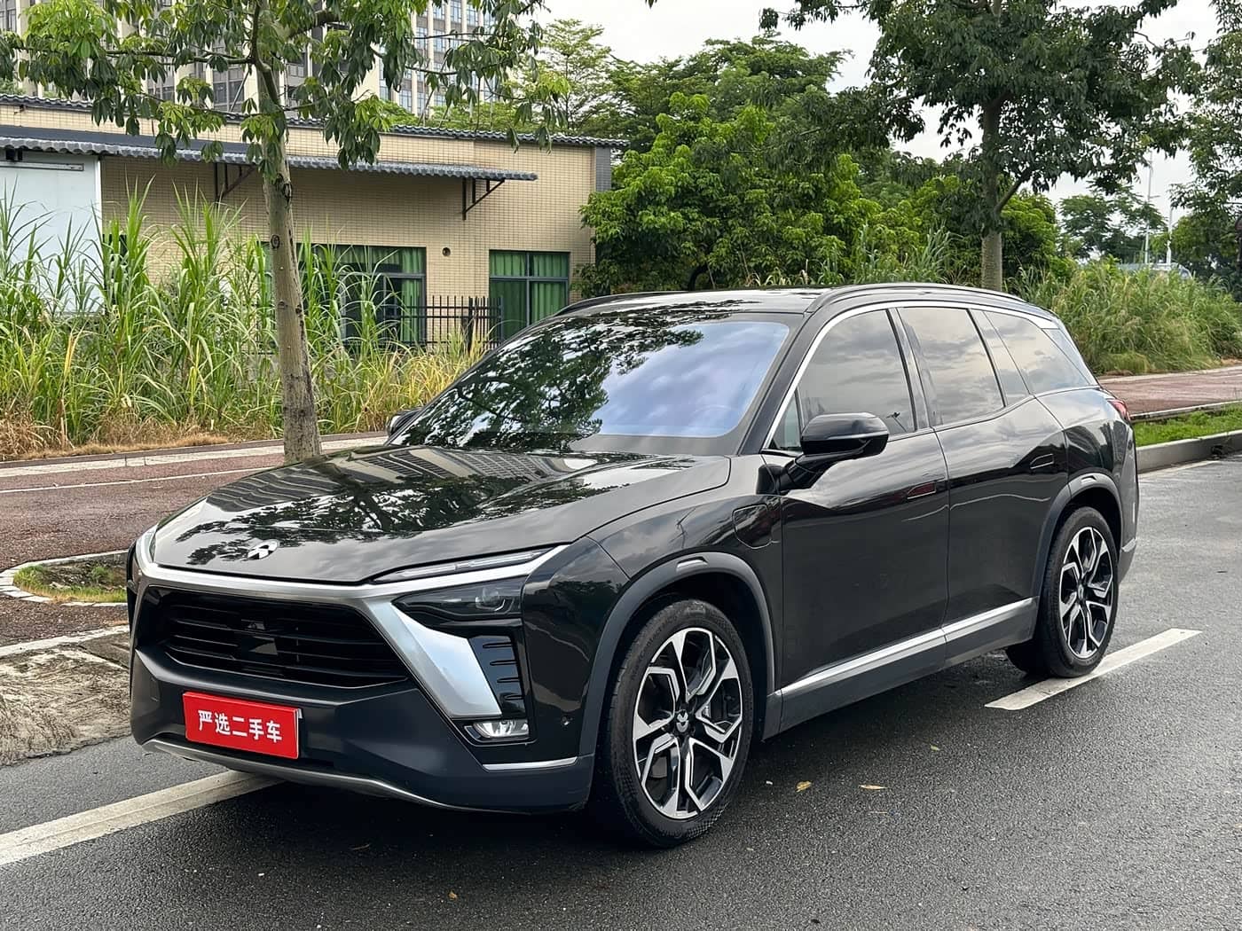 NIO ES8