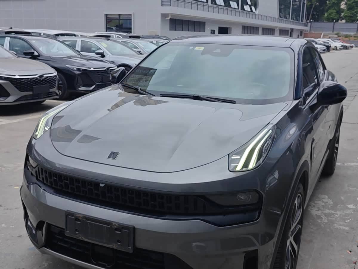 Lynk & Co 05