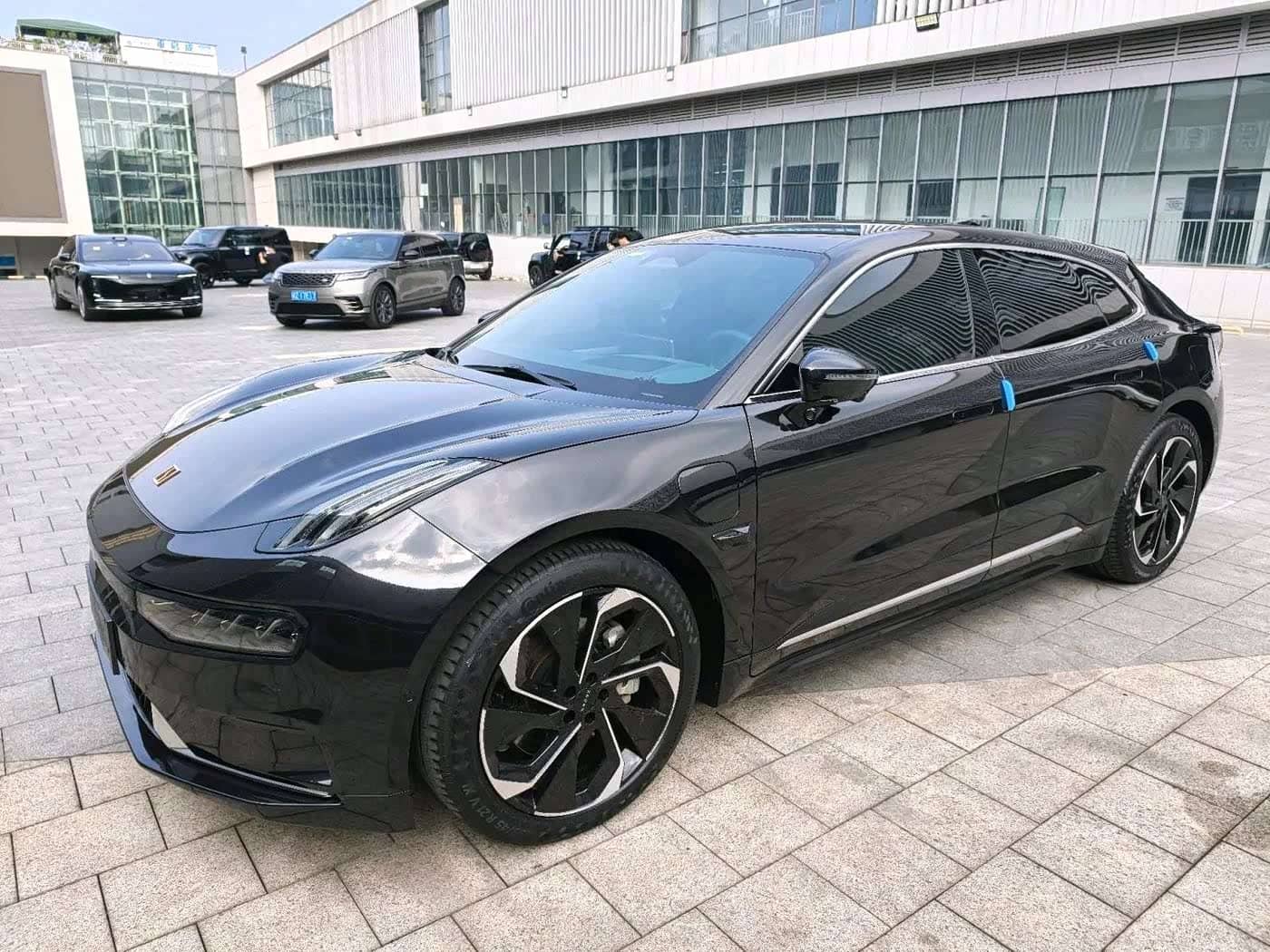 ZEEKR 001