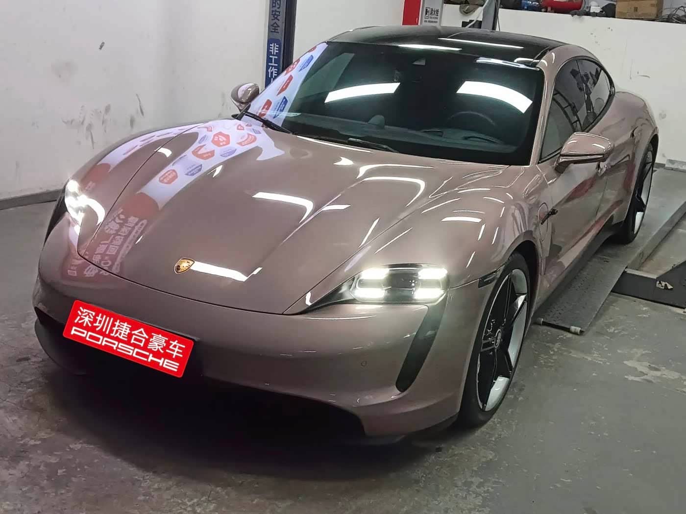 Porsche Taycan