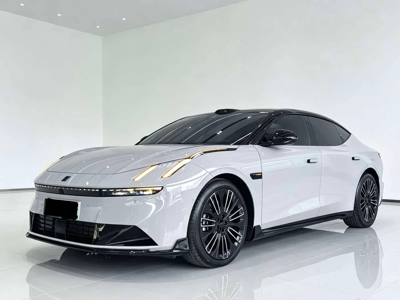 Lynk & Co 10 EM-P