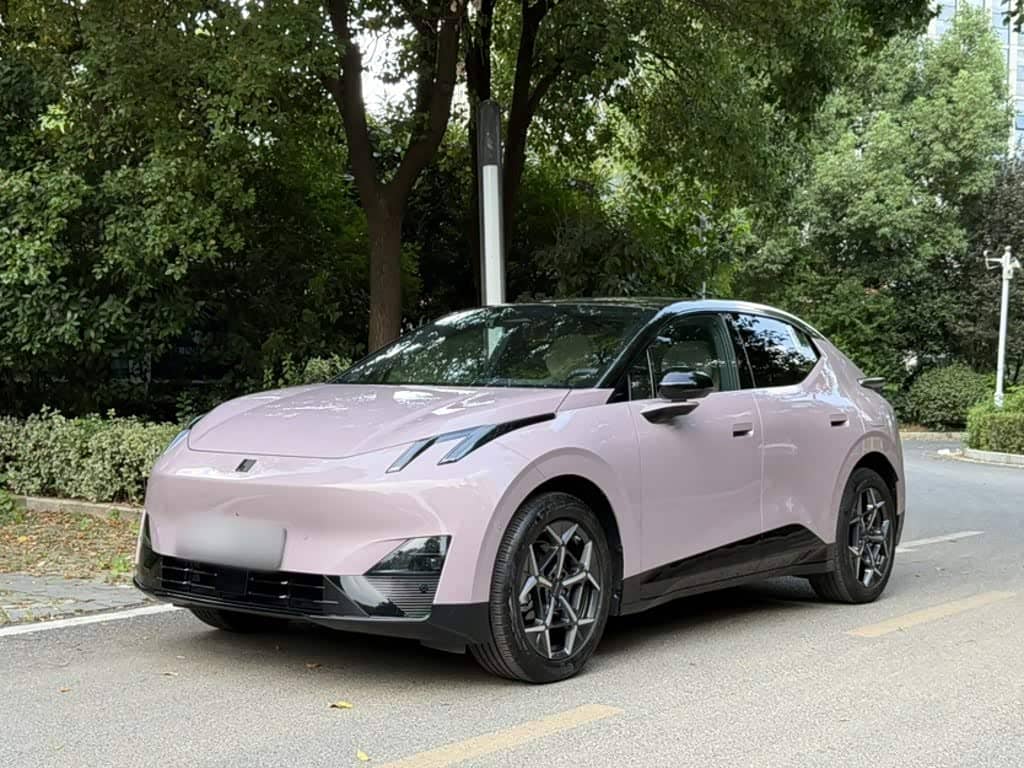 Lynk & Co Z20