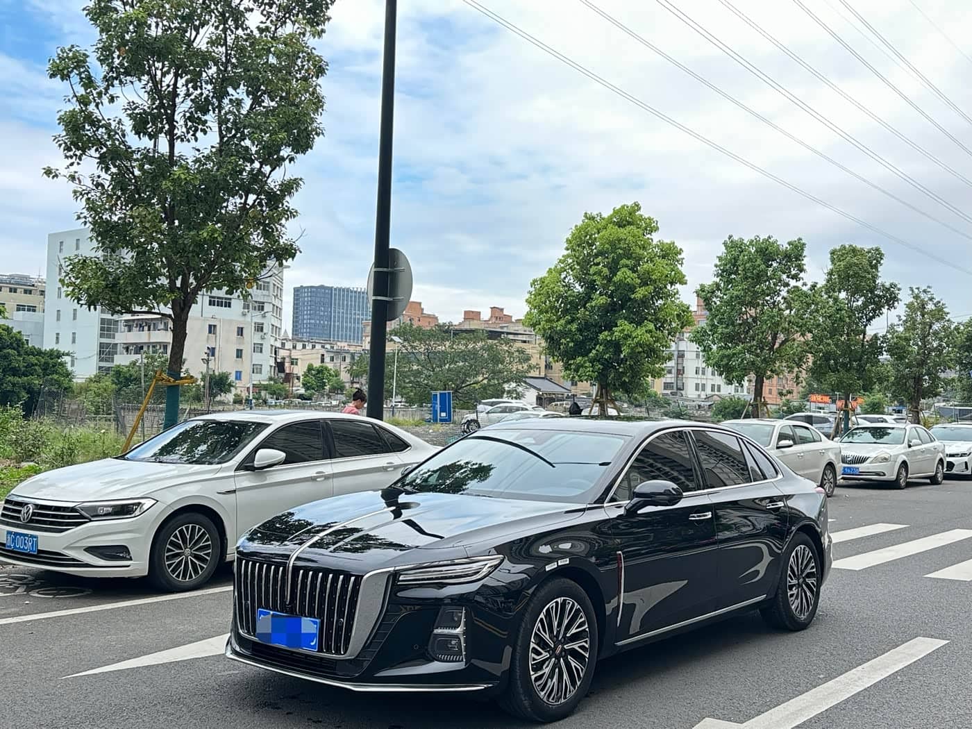 Hongqi H5