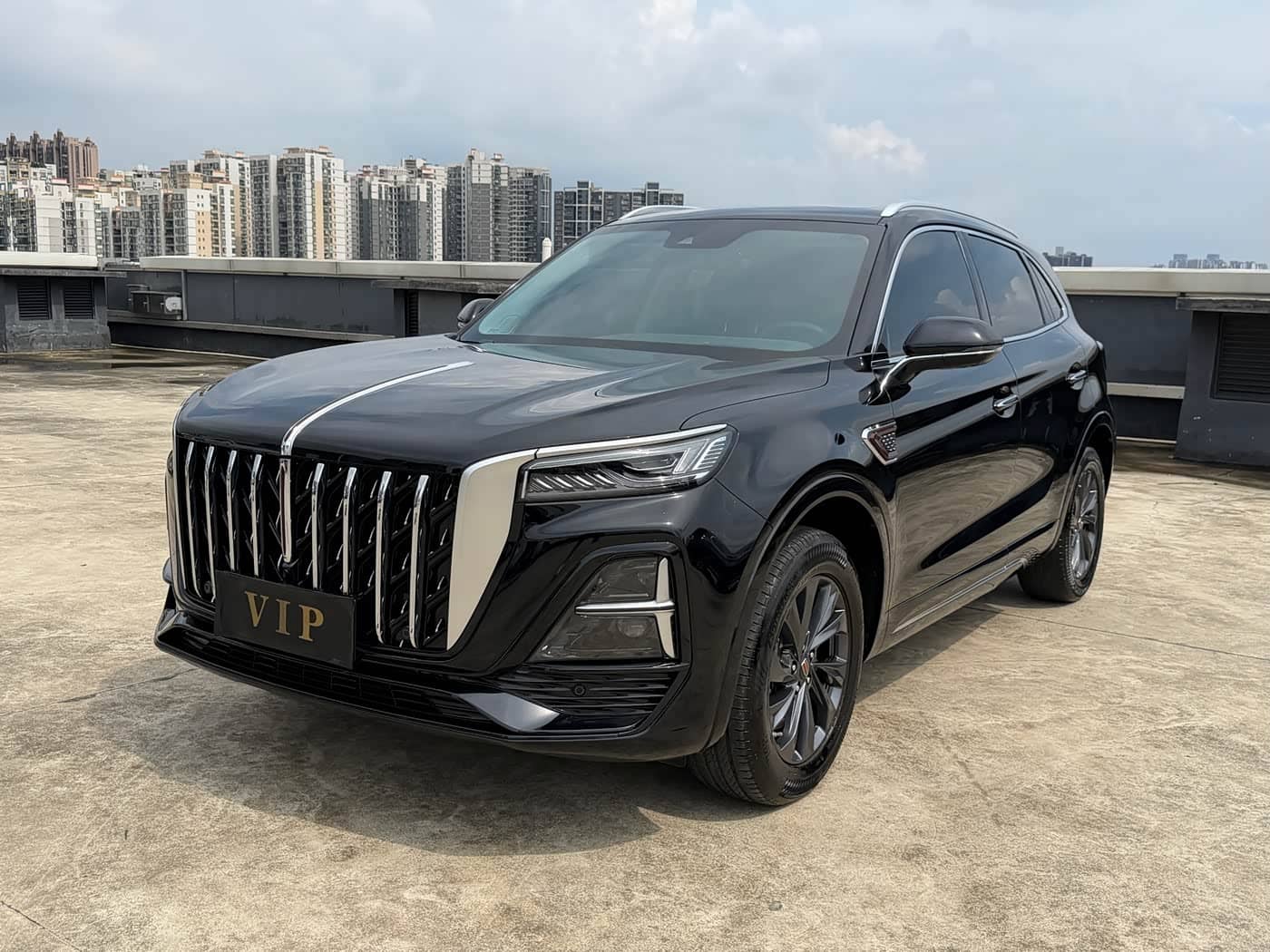 Hongqi HS5