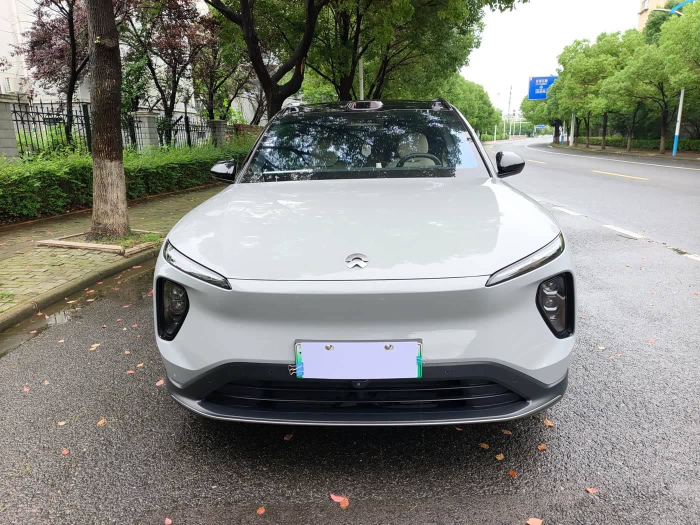NIO ES6