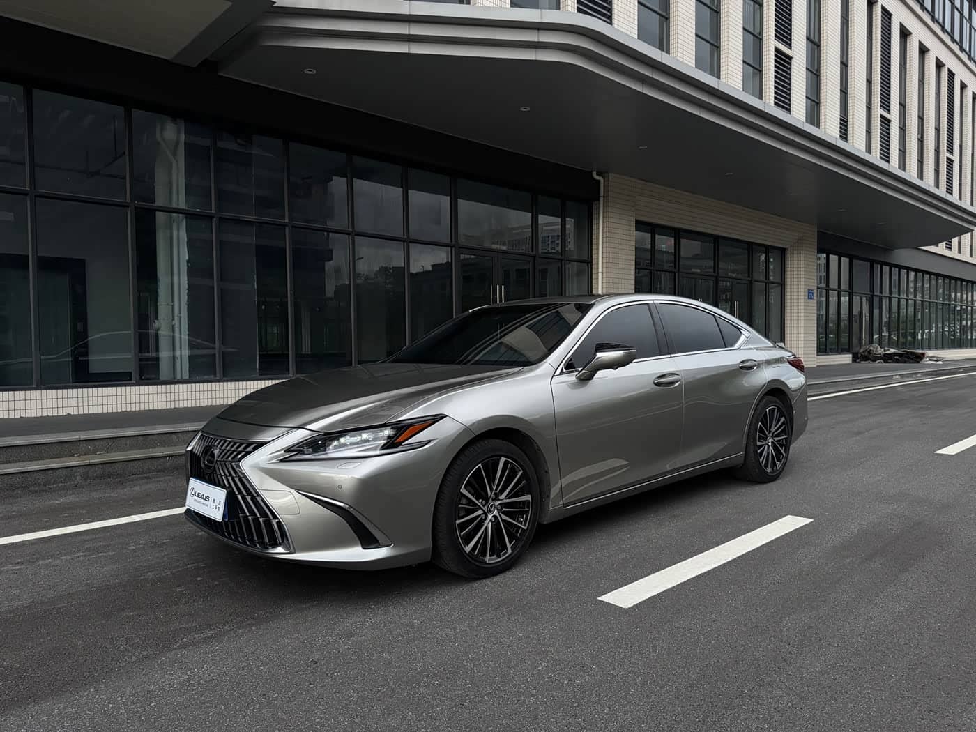 Lexus ES