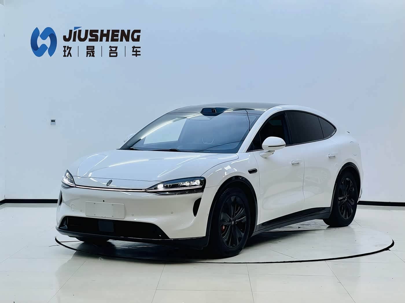 Zhijie Luxeed R7