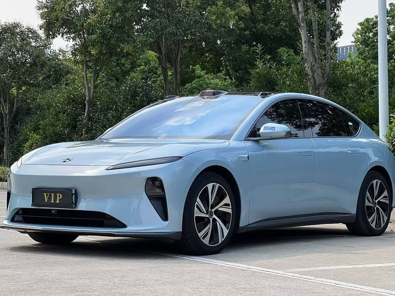 NIO ET5