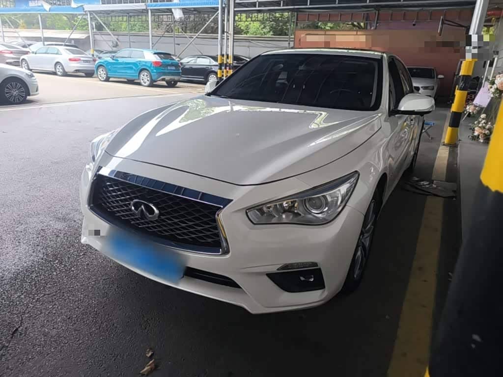 Infiniti Q50L