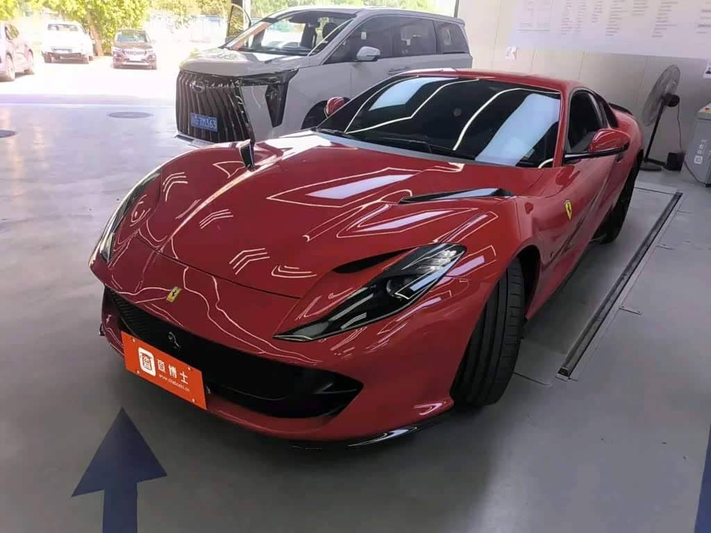 Ferrari 812
