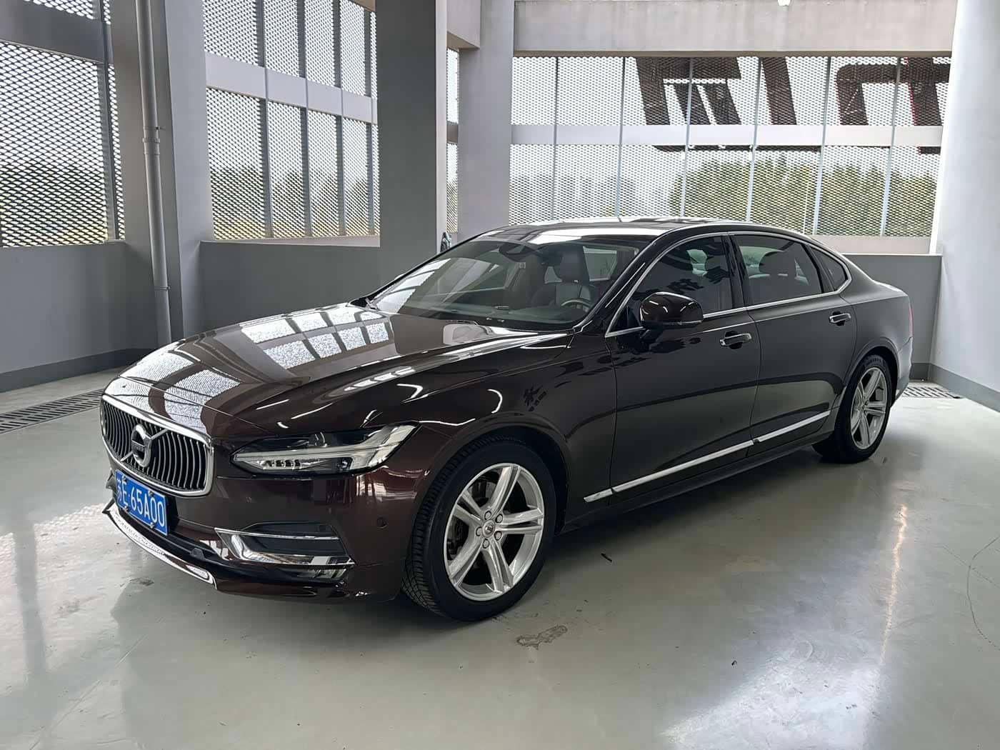 Volvo S90