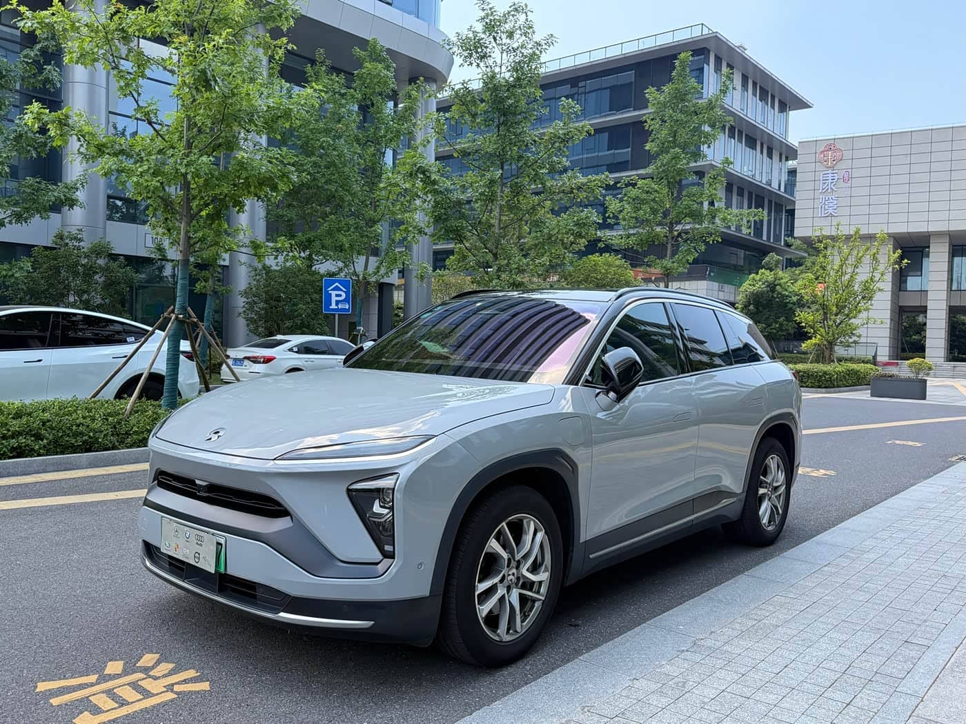 NIO ES6