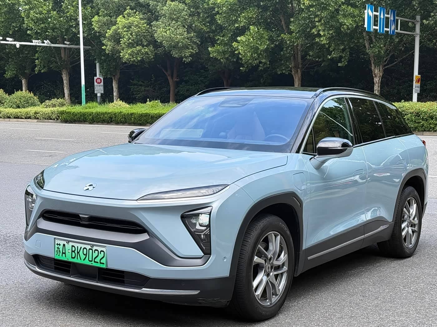 NIO ES6