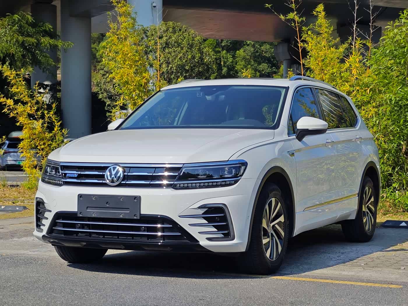 Volkswagen Tiguan L PHEV