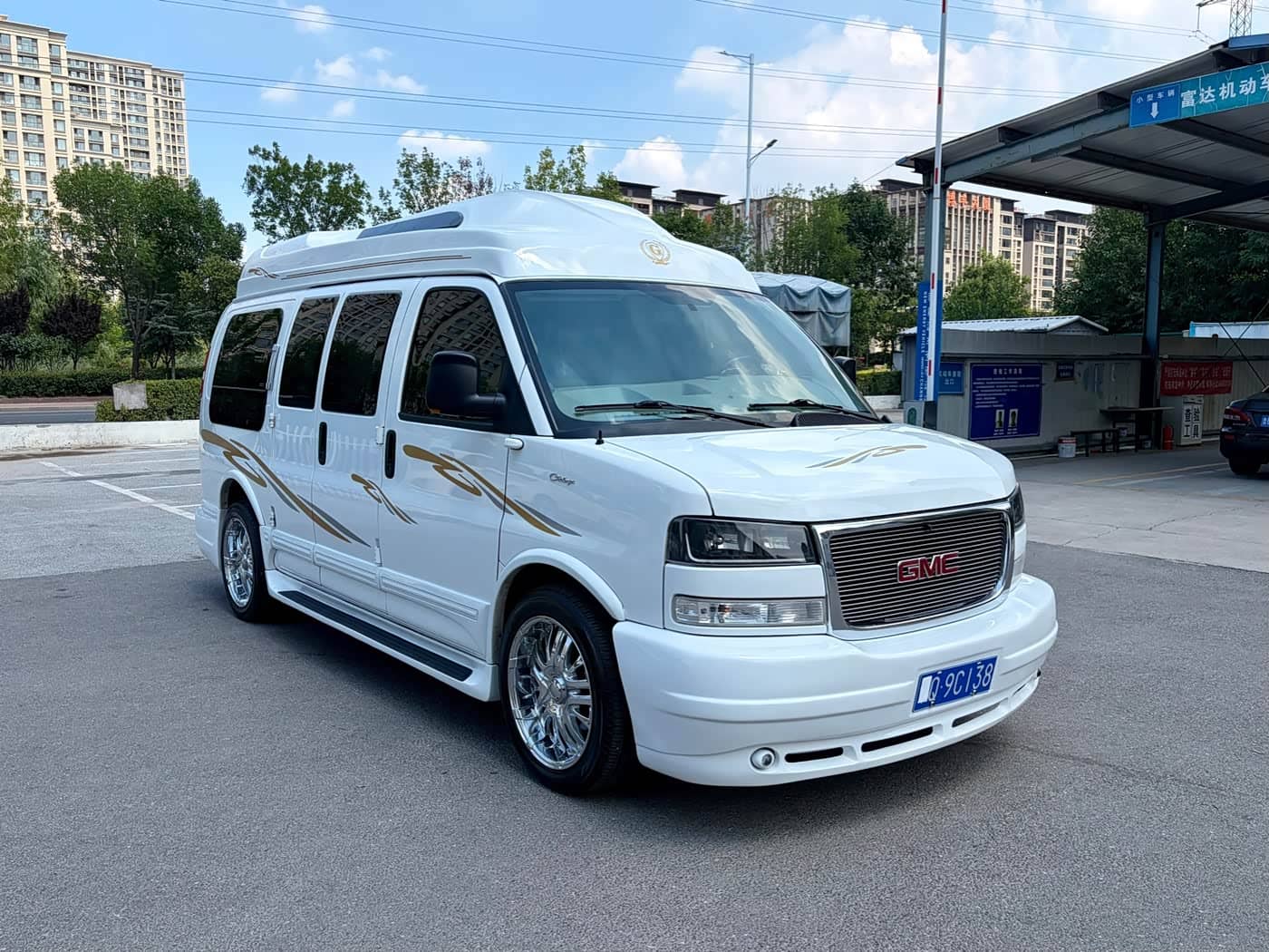 GMC Savana