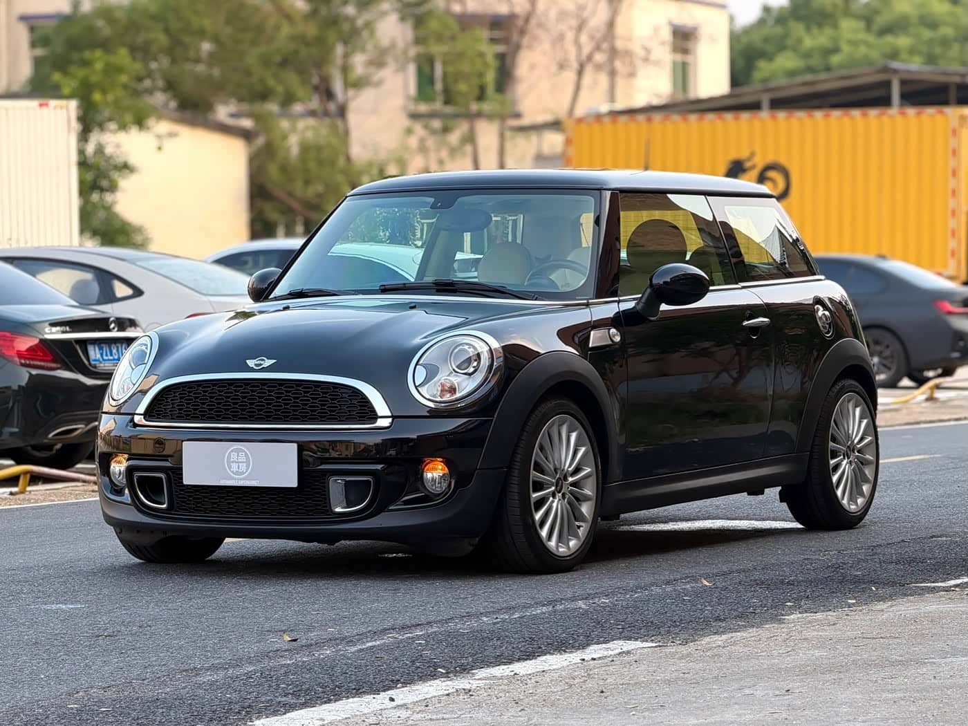MINI MINI