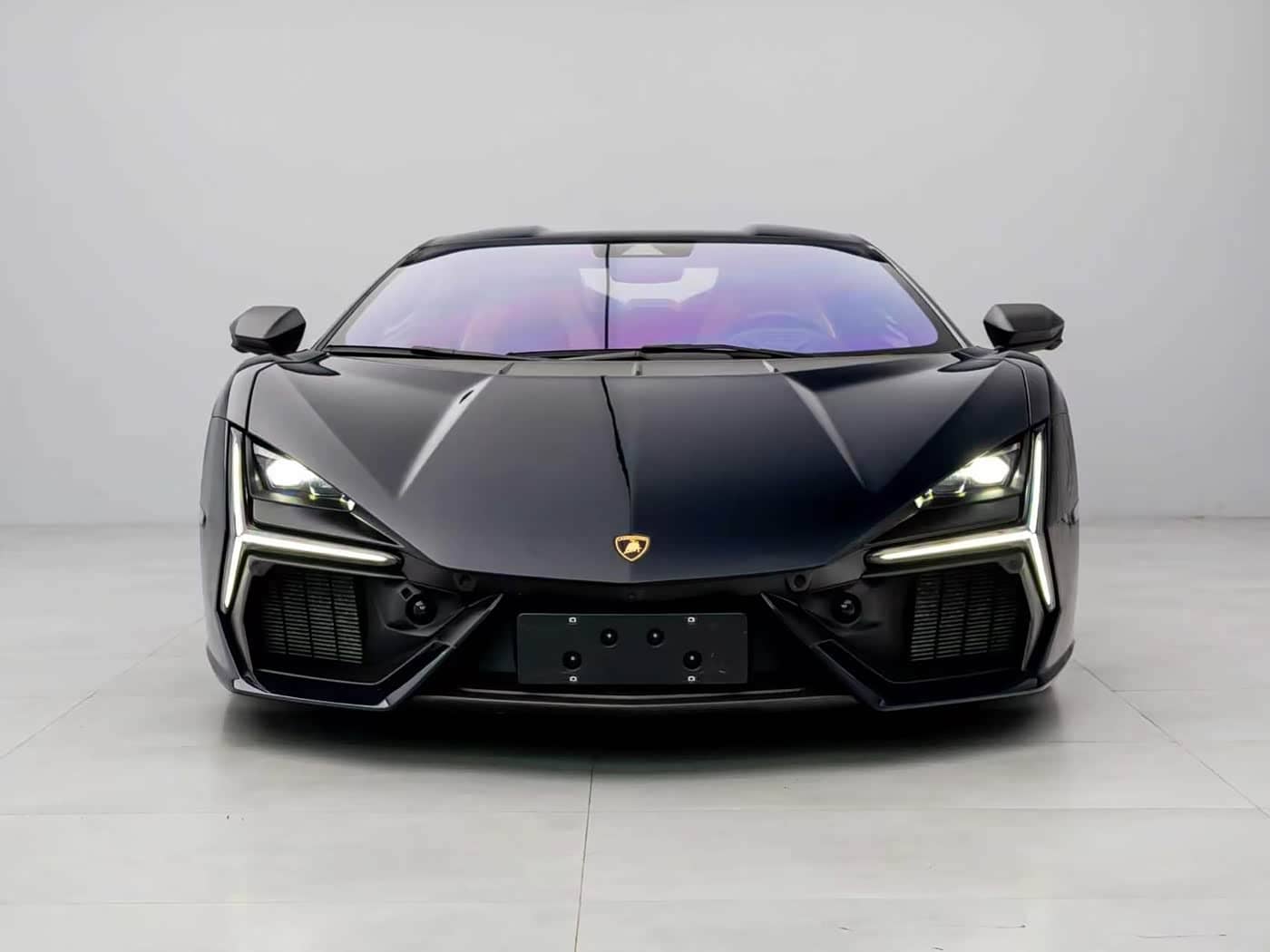 Lamborghini Revuelto