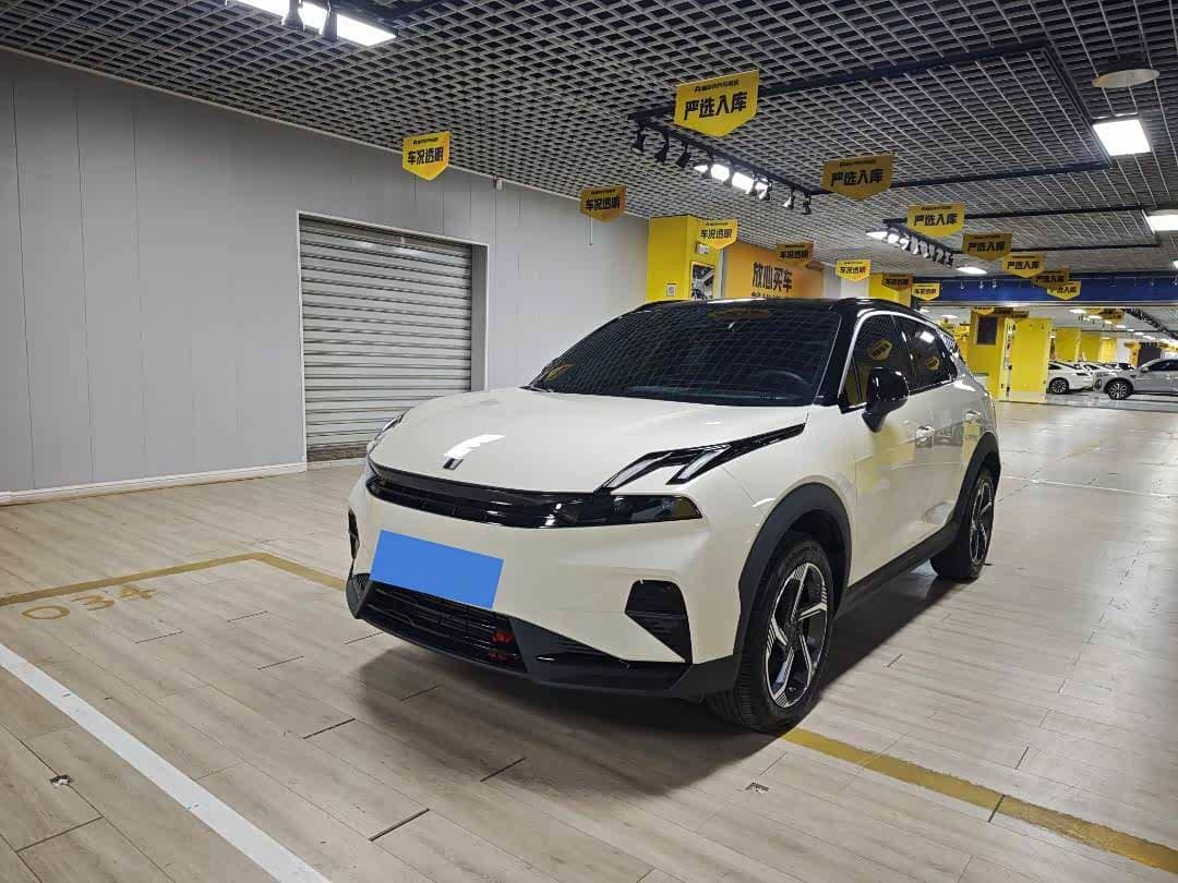 Lynk & Co 06