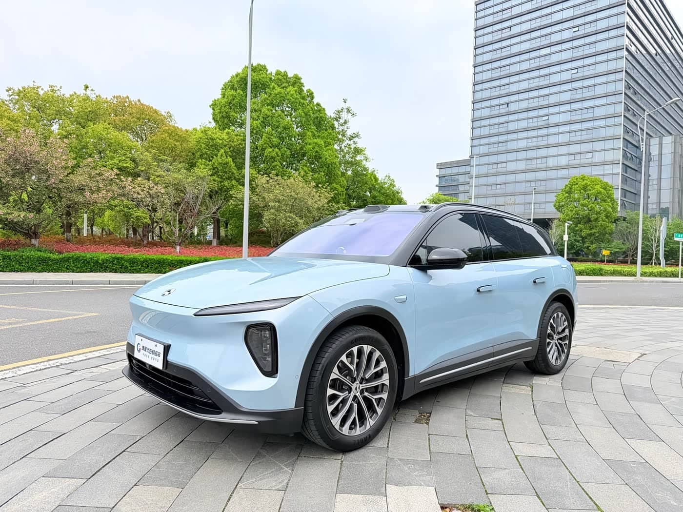 NIO ES6